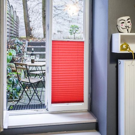 Yourplace Romantic Apartment With Private Patio Cracovie Extérieur photo